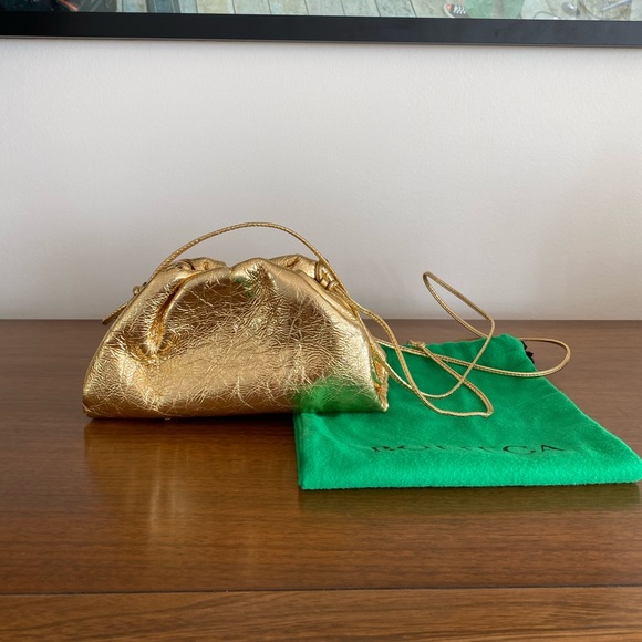 Bottega Veneta Handbags - 1️⃣4️⃣0️⃣0️⃣ 100% Authentic Bottega Veneta Gold Mini Pouch